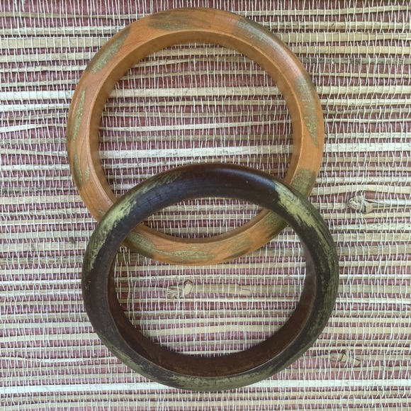 7 Bracelets - Picture 3 of 10